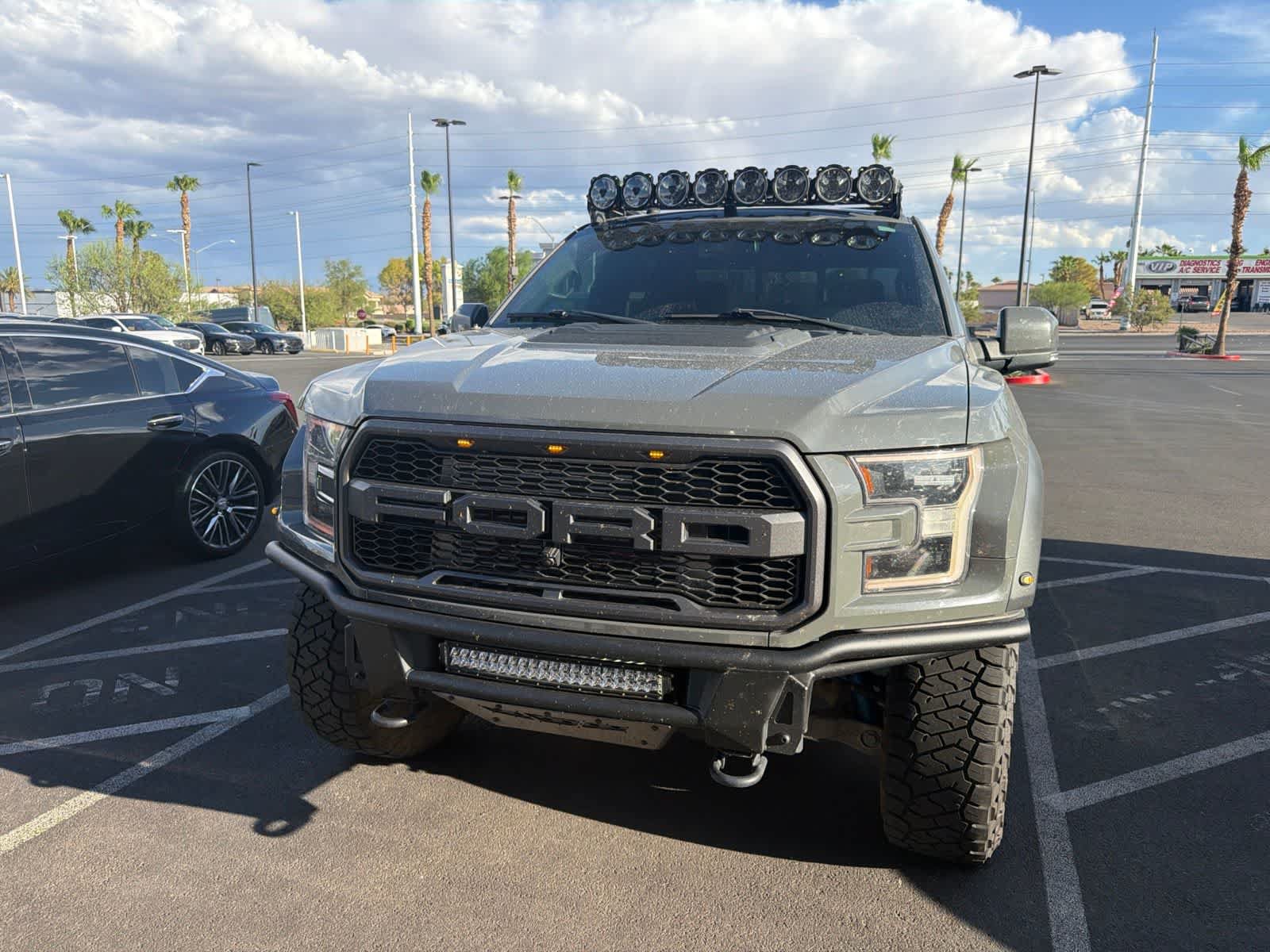 Used 2018 Ford F150 Raptor w/ Equipment Group 802A Luxury AWD/4WD image 4