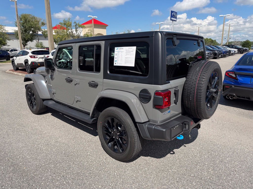 Used 2023 Jeep Wrangler Unlimited Sahara w/ Cold Weather Group AWD/4WD image 8