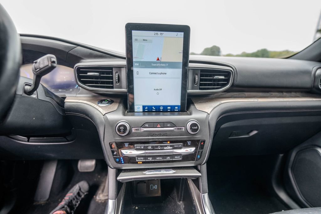 Used 2020 Ford Explorer Platinum w/ Premium Technology Package image 15