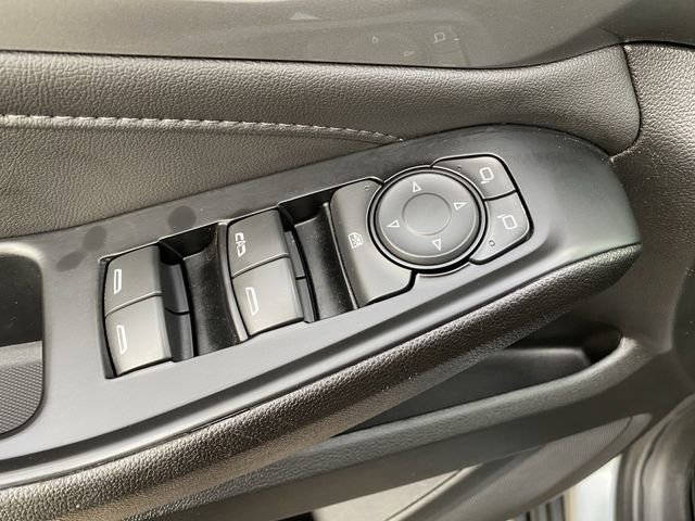 Used 2023 Chevrolet Traverse LT image 23