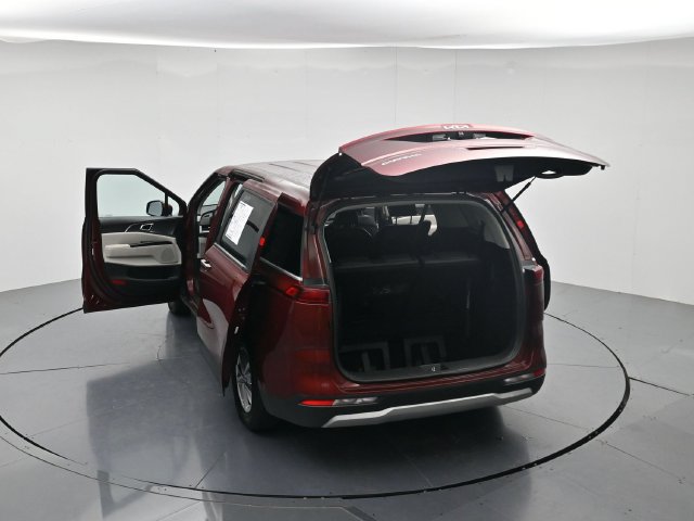 Used 2024 Kia Carnival LX FWD image 44