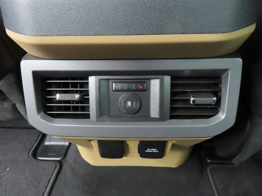 Used 2024 Ford F250 Lariat w/ Black Appearance Package AWD/4WD image 12