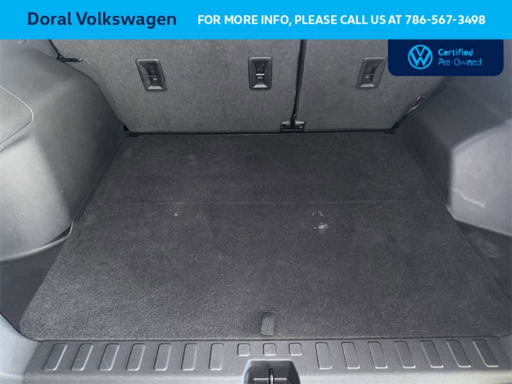 Used 2023 GMC Terrain SLE image 25