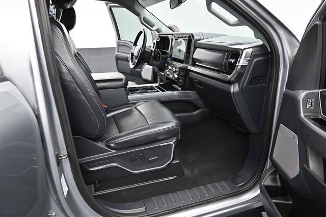Used 2024 Ford F350 Lariat w/ Lariat Ultimate Package AWD/4WD image 18