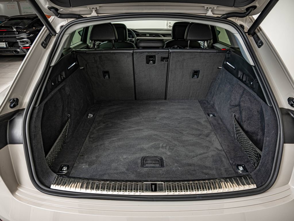 Used 2021 Audi e-tron Premium w/ Convenience Plus Package AWD/4WD image 36