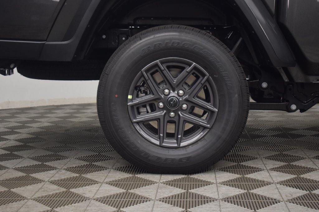 New 2026 Jeep Gladiator Sport AWD/4WD image 8