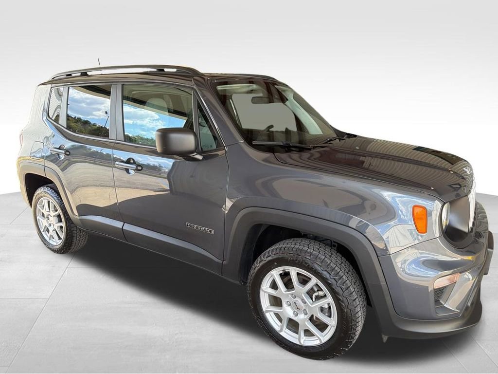Used 2022 Jeep Renegade Latitude AWD/4WD image 7