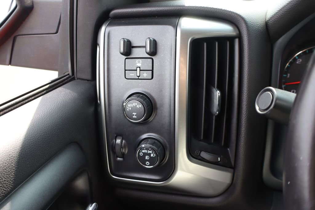 Used 2018 Chevrolet Silverado 1500 LT w/ All Star Edition image 8