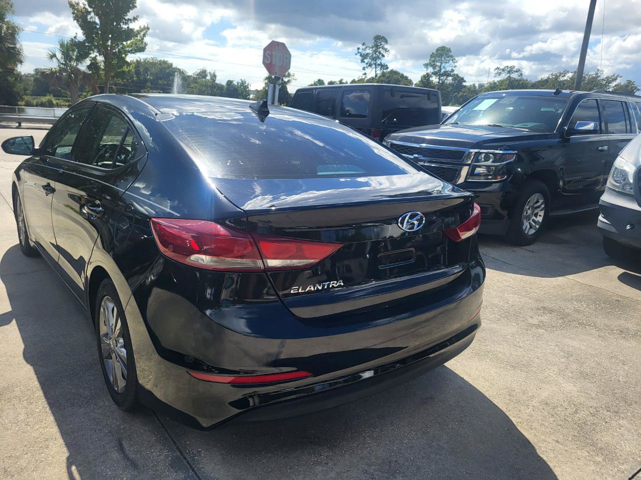 Used 2017 Hyundai Elantra SE FWD image 73