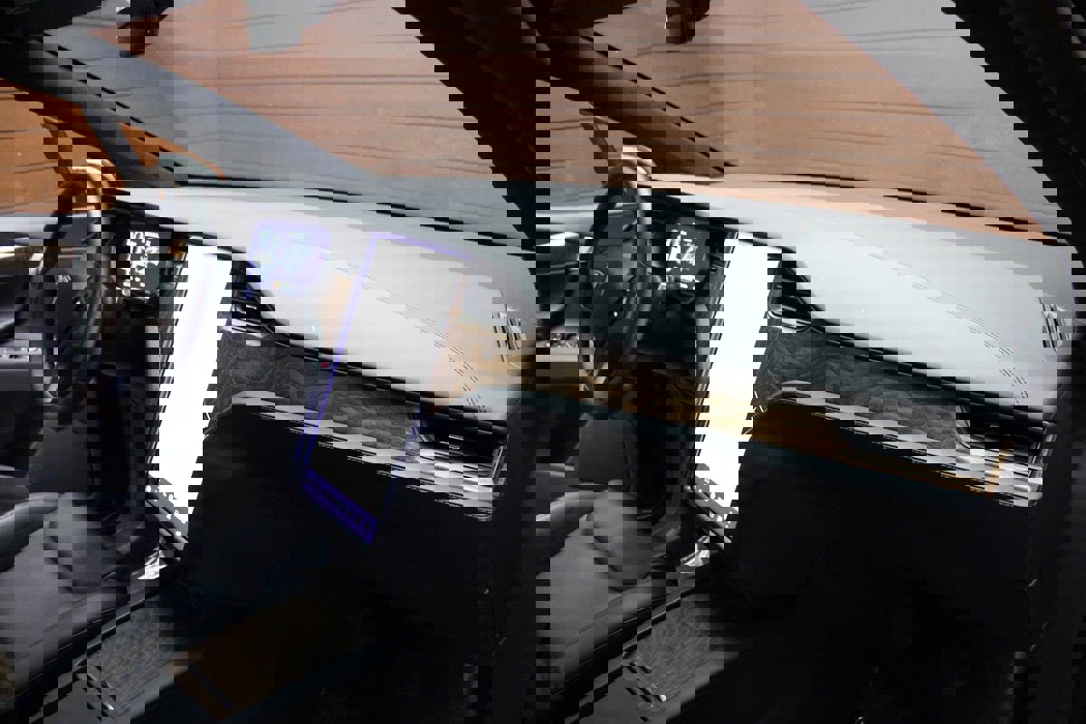 Used 2020 Tesla Model X image 25