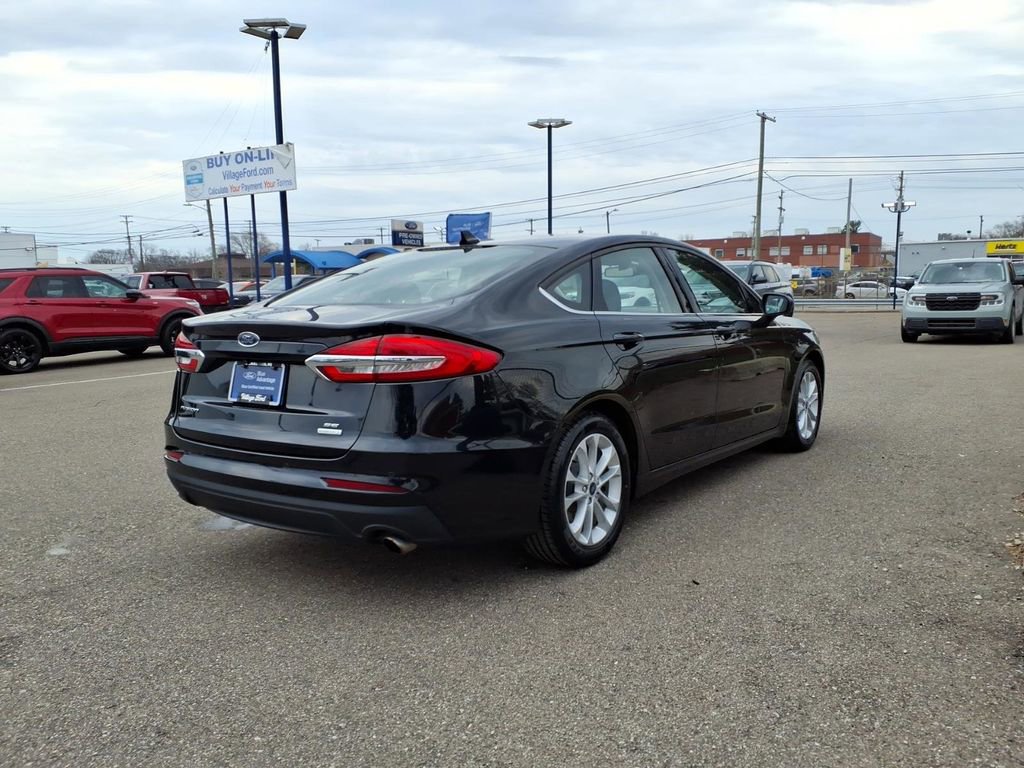 Certified 2020 Ford Fusion SE image 6