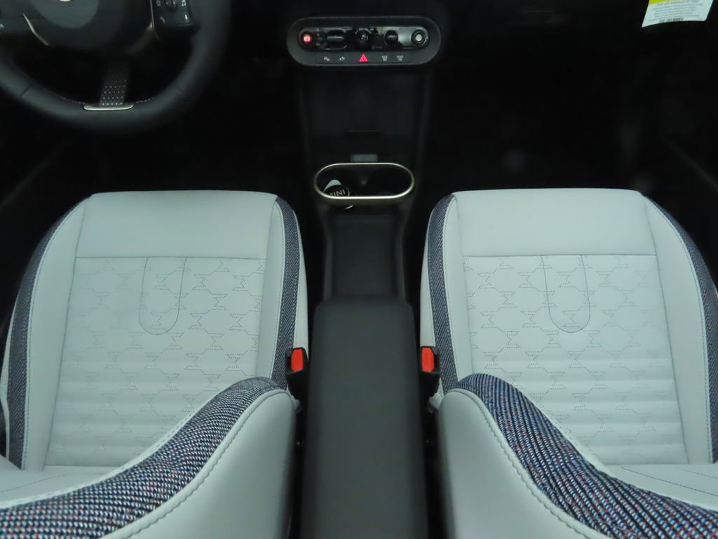 Used 2026 MINI Cooper 4-Door Hardtop image 18