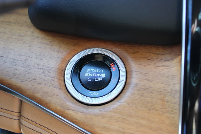 Used 2024 Jeep Grand Cherokee Summit AWD/4WD image 19
