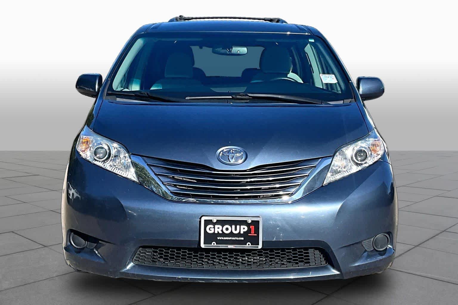 Used 2017 Toyota Sienna LE FWD image 4