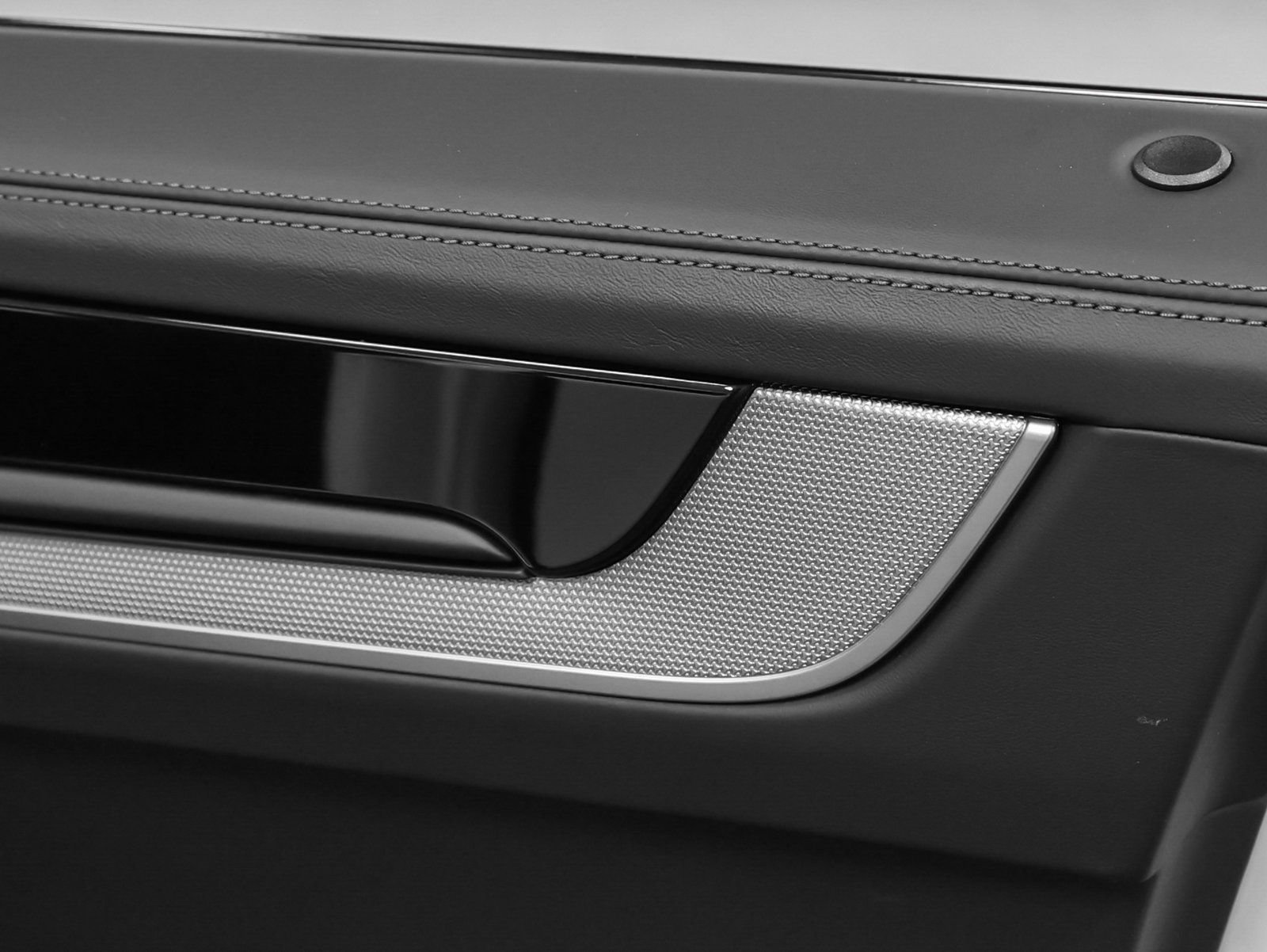 Certified 2026 Porsche Cayenne S image 26
