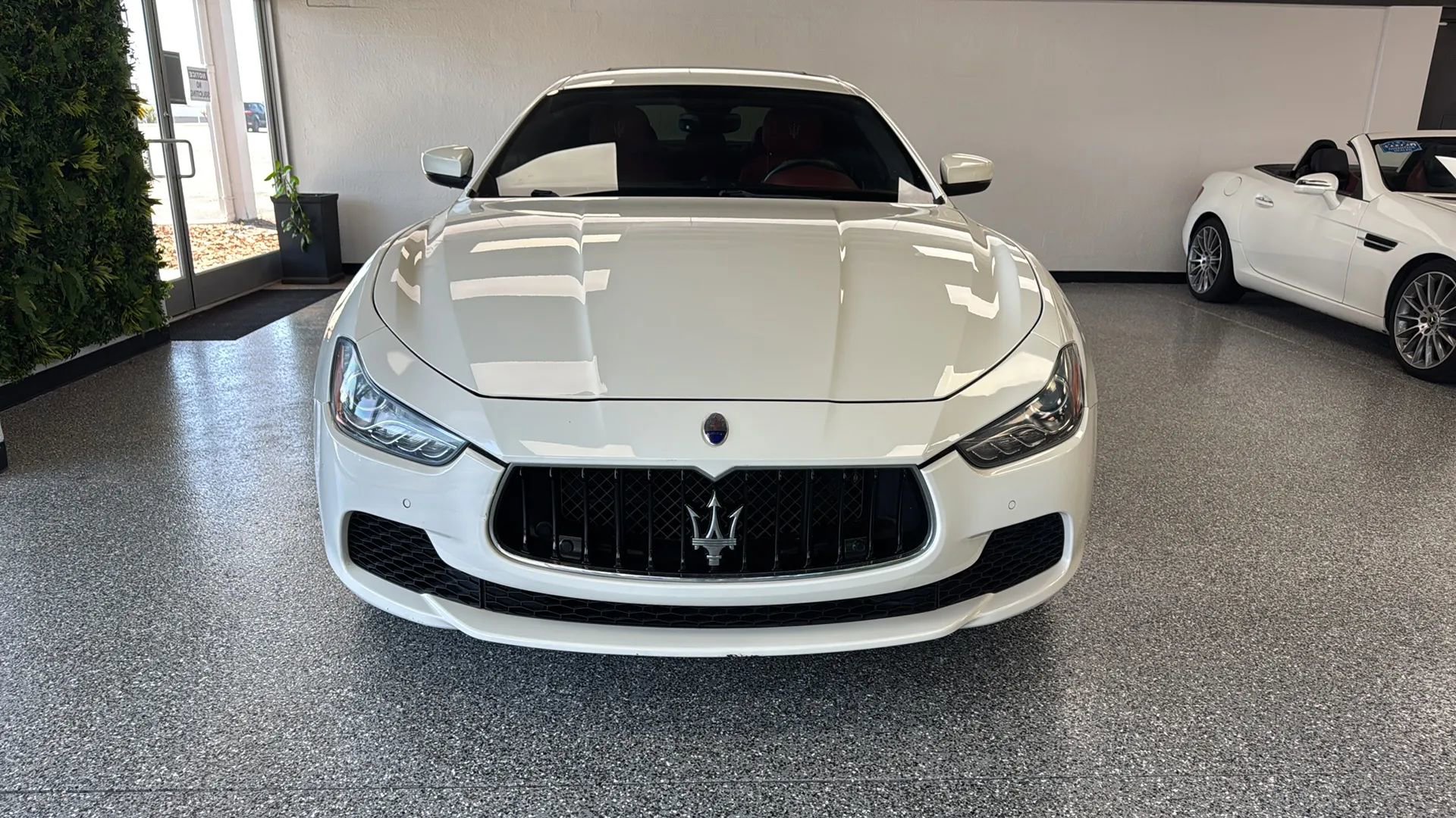 Used 2017 Maserati Ghibli w/ Luxury Package RWD image 2