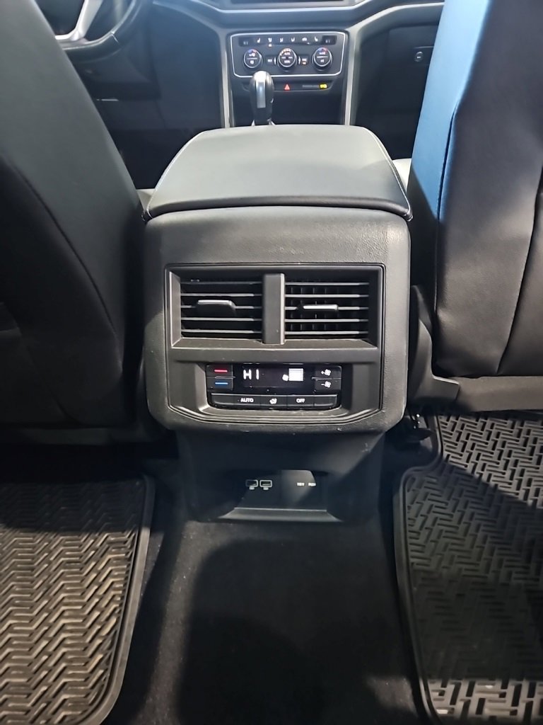Used 2021 Volkswagen Atlas SE image 16