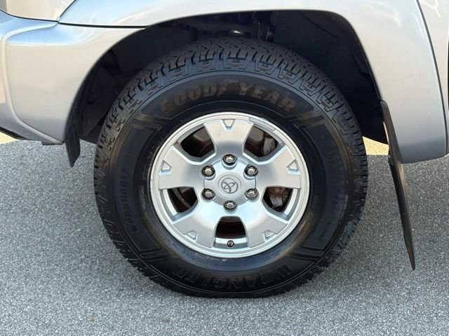 Used 2015 Toyota Tacoma 4x4 Access Cab w/ SR5 Package image 25