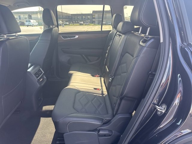 Used 2024 Volkswagen Atlas SE image 21