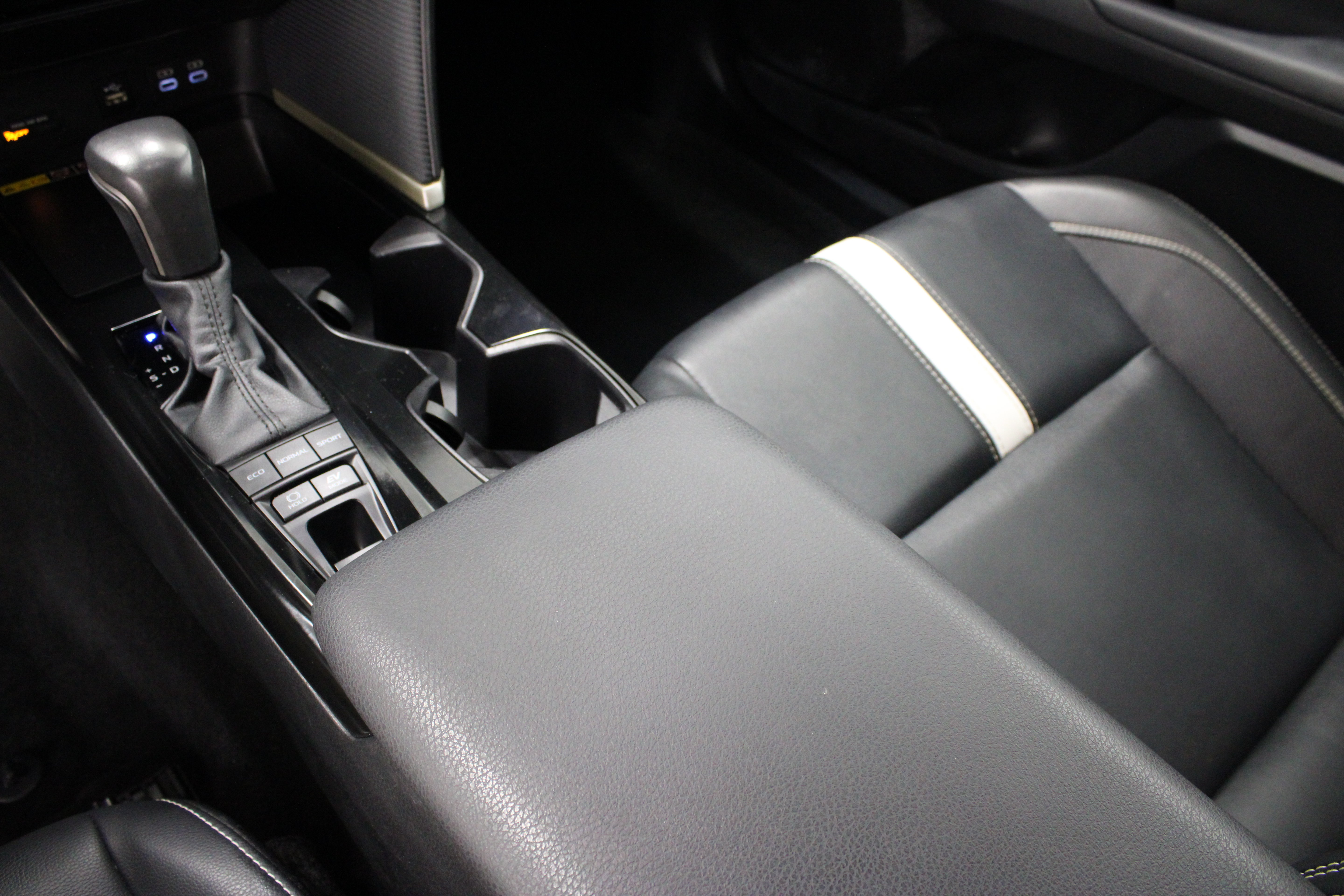 Certified 2025 Toyota Camry SE FWD image 16