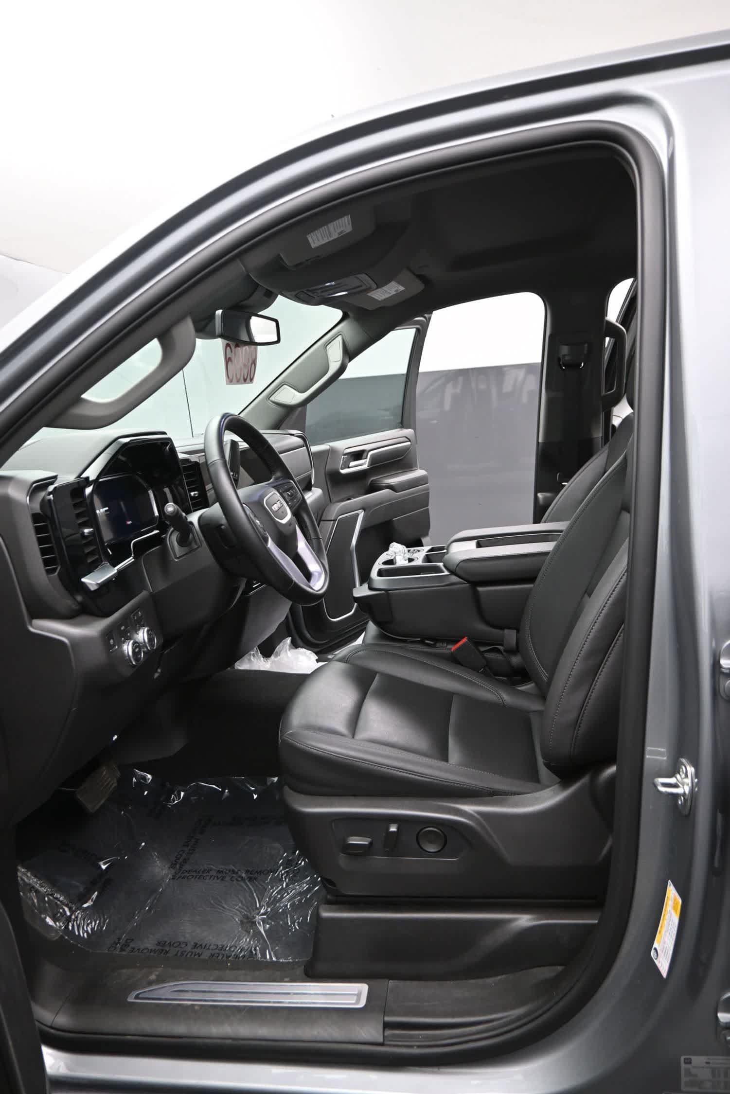 Used 2026 GMC Sierra 1500 SLT AWD/4WD image 18