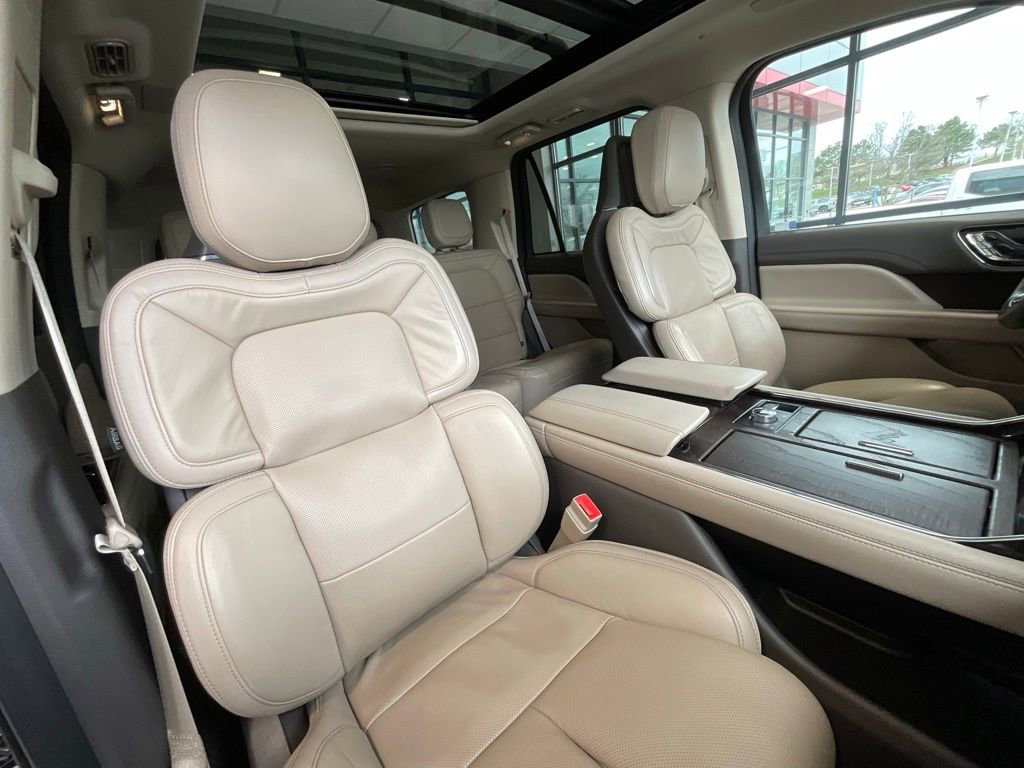 Used 2023 Lincoln Navigator Reserve image 19