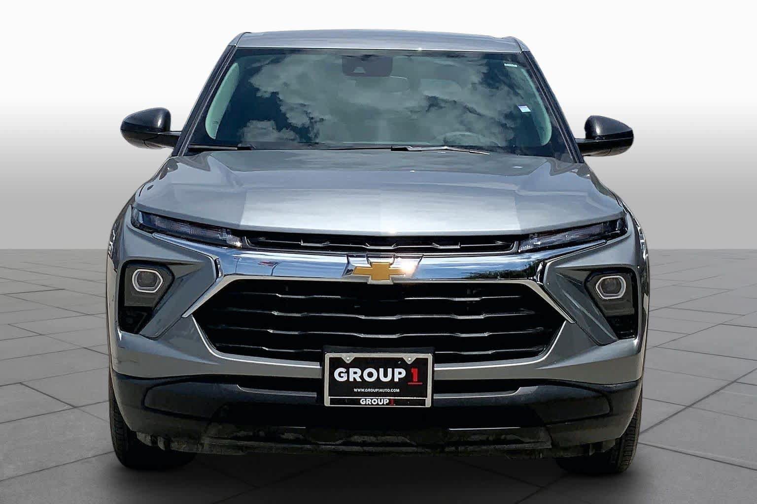Used 2024 Chevrolet TrailBlazer LS w/ LS Convenience Package FWD image 4