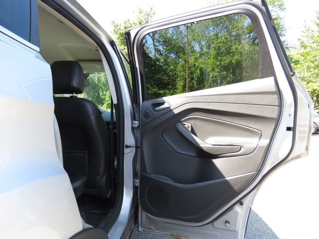 Used 2017 Ford Escape Titanium w/ Equipment Group 301A AWD/4WD image 15