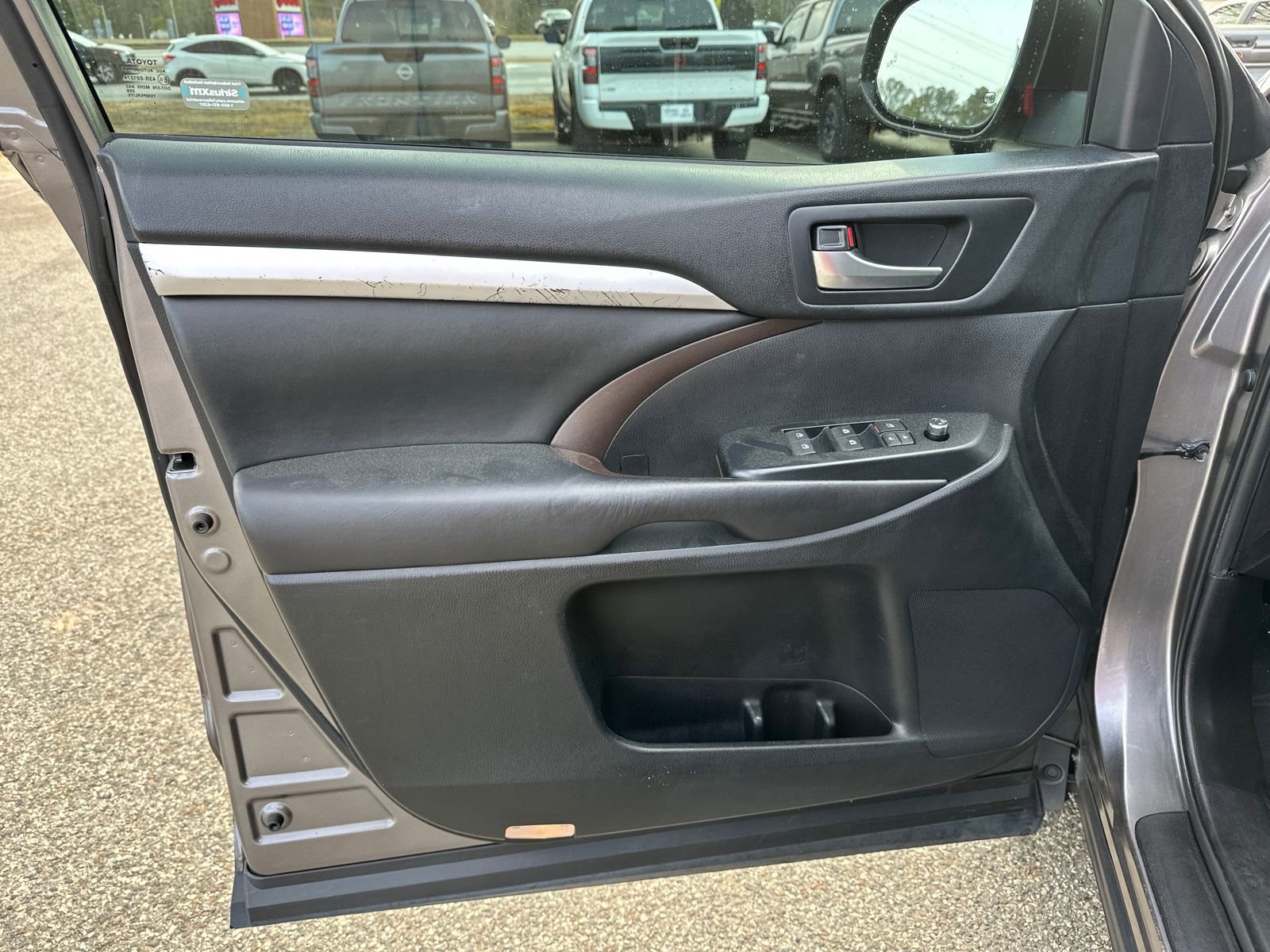 Used 2019 Toyota Highlander XLE image 8