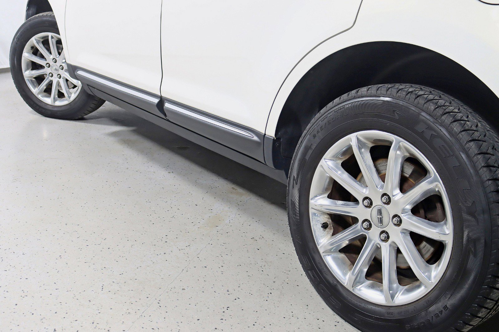 Used 2013 Lincoln MKX AWD image 12