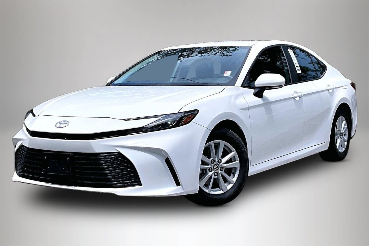 Used 2025 Toyota Camry LE FWD image 1