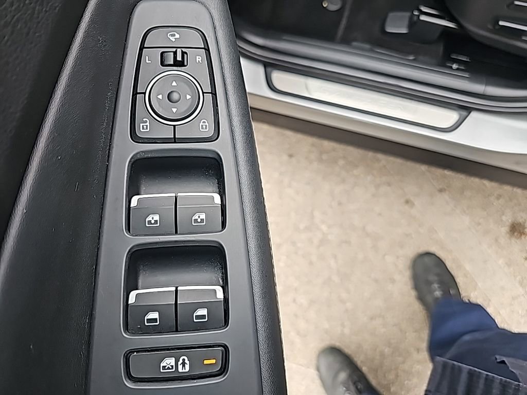 Certified 2023 Hyundai Santa Fe Limited AWD/4WD image 12