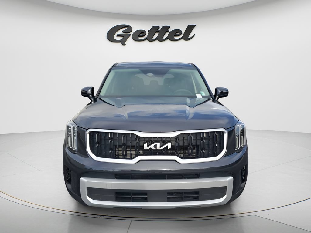 Used 2025 Kia Telluride LX FWD image 2