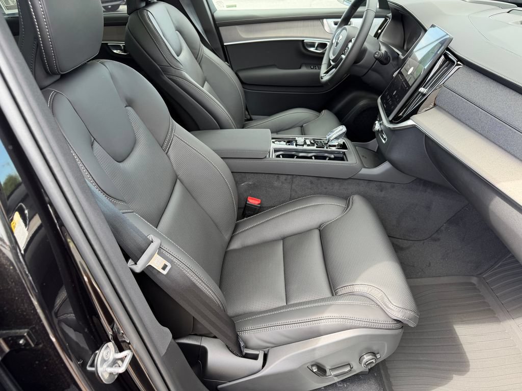 New 2026 Volvo XC90 T8 Ultra w/ Protection Package Premier AWD/4WD image 9