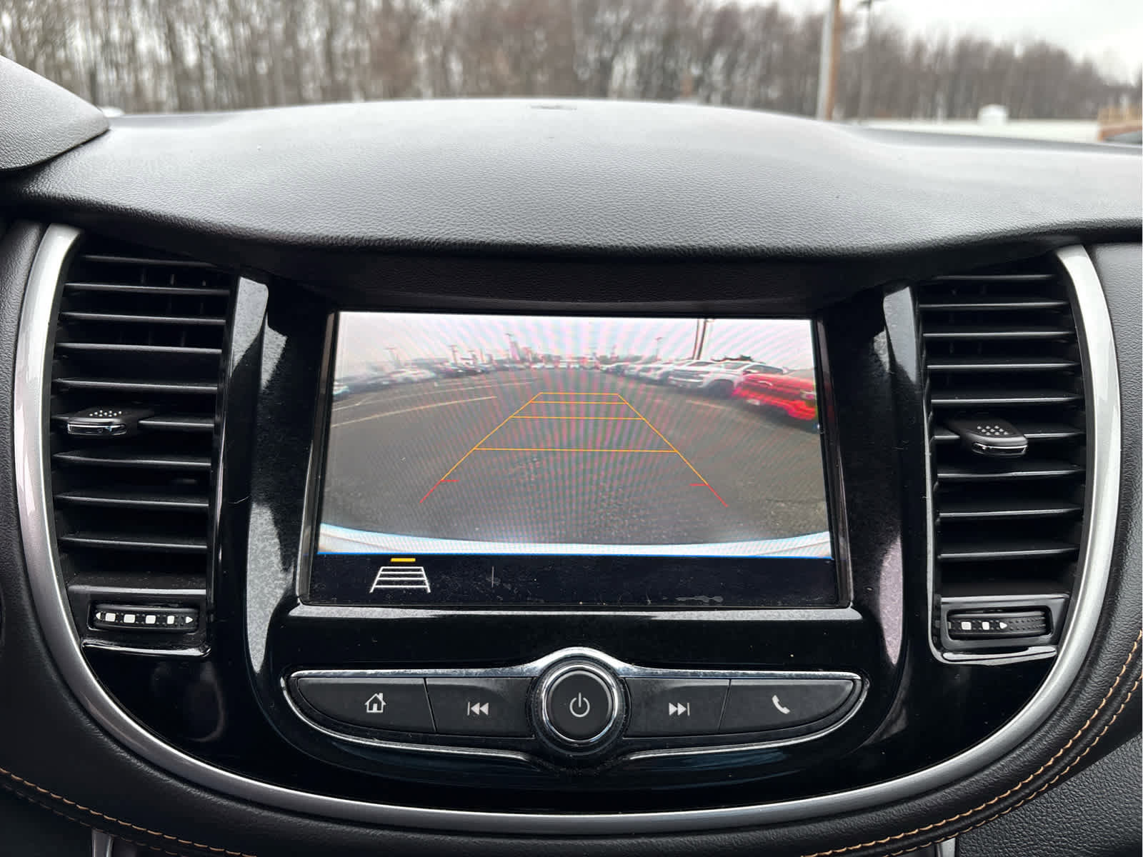 Used 2018 Chevrolet Trax LT w/ LT Convenience Package image 21