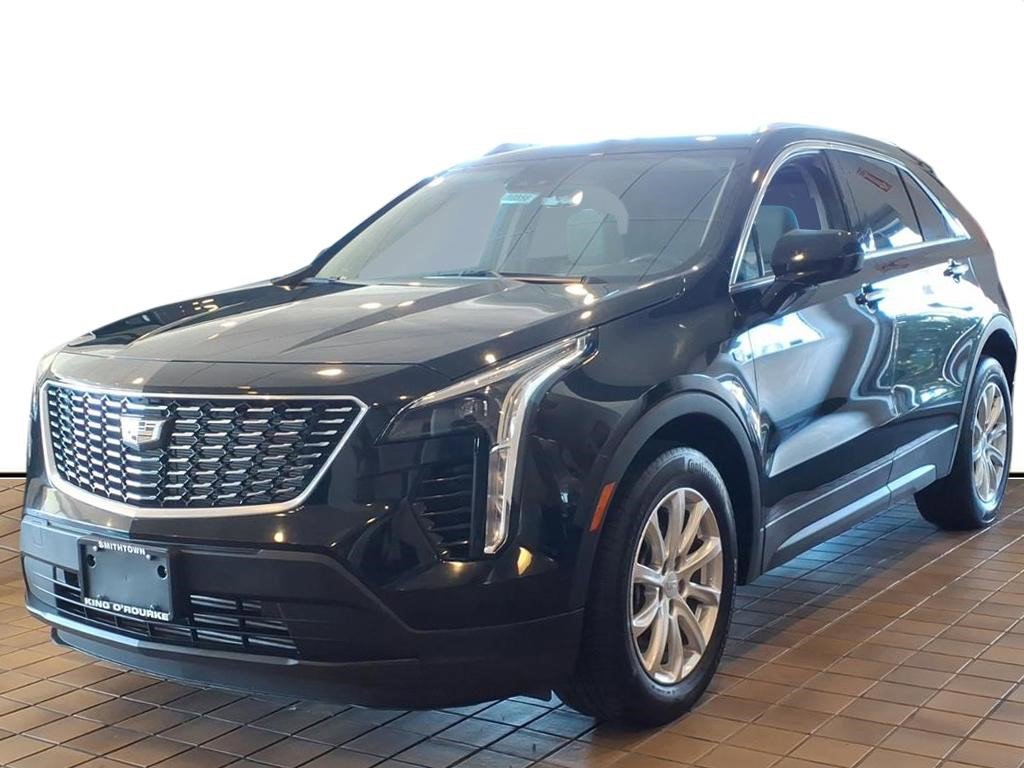 Certified 2022 Cadillac XT4 Luxury w/ Cold Weather Package AWD/4WD image 1