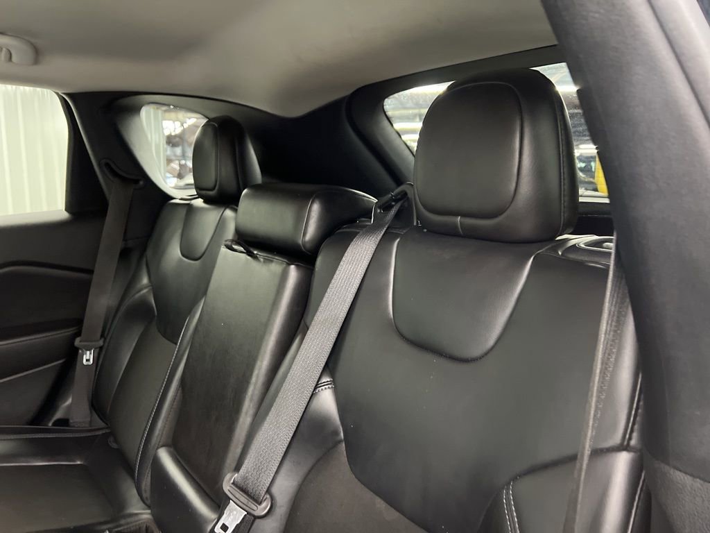 Used 2020 Jeep Cherokee Latitude Plus FWD image 12