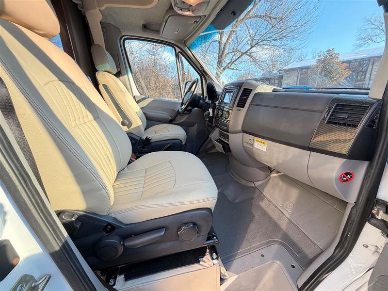 Used 2015 Mercedes-Benz Sprinter 3500 image 23