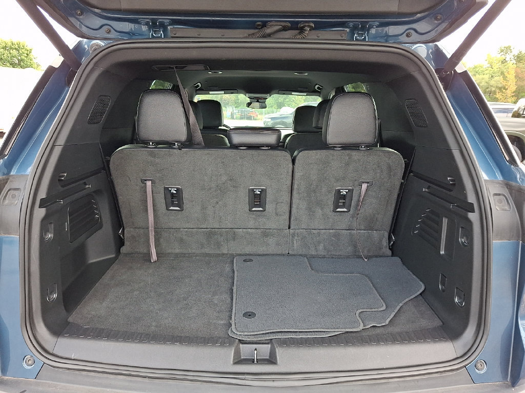 Used 2025 Chevrolet Traverse LT AWD/4WD image 31