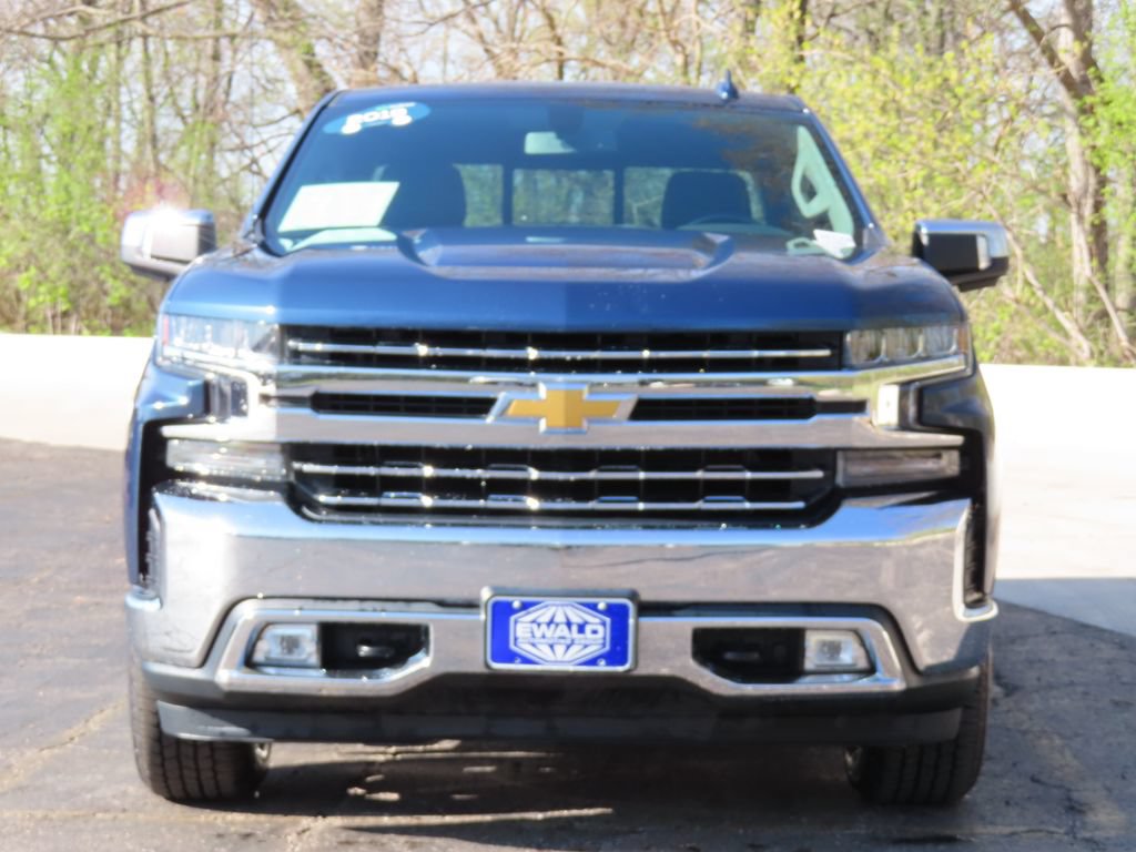Used 2019 Chevrolet Silverado 1500 LTZ w/ LTZ Convenience Package AWD/4WD image 17