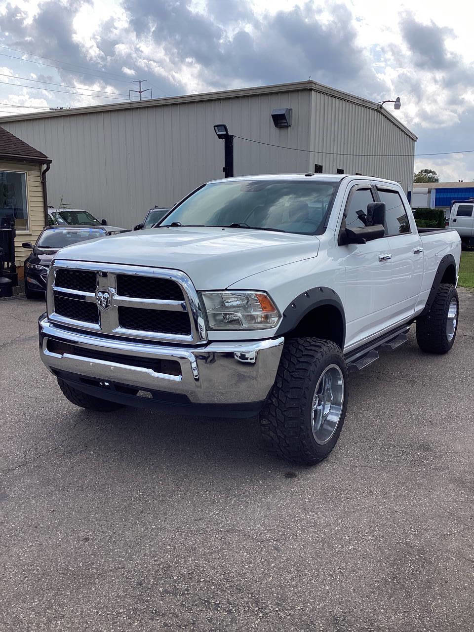 Used 2017 RAM 2500 SLT image 2