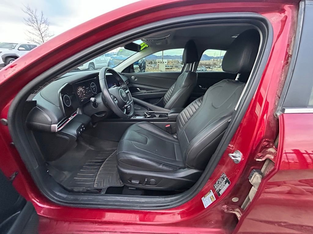Used 2023 Hyundai Elantra Limited image 12