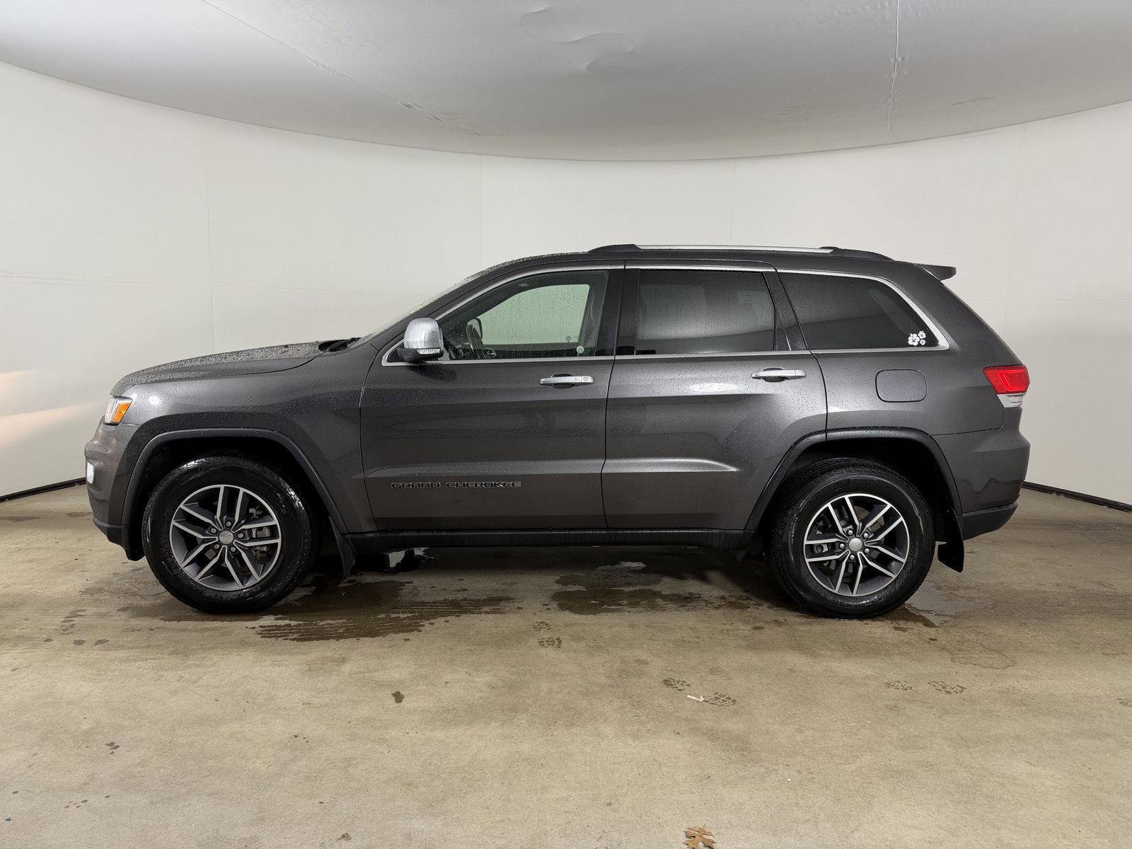 Used 2018 Jeep Grand Cherokee Limited w/ Trailer Tow Group IV AWD/4WD image 11