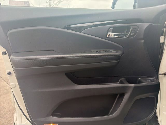 Used 2018 Honda Pilot Touring image 10