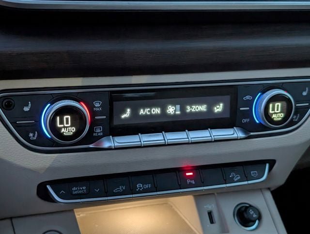 Used 2023 Audi Q5 e Premium Plus w/ Premium Plus Package image 18