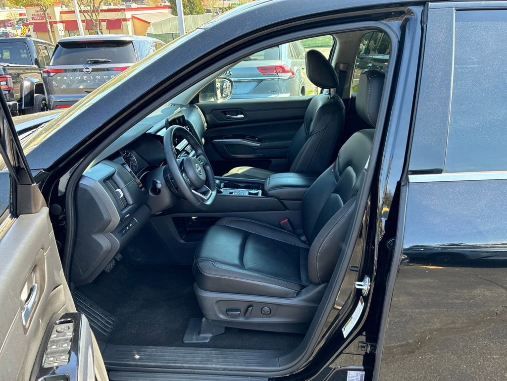 Certified 2023 Nissan Pathfinder SL AWD/4WD image 22