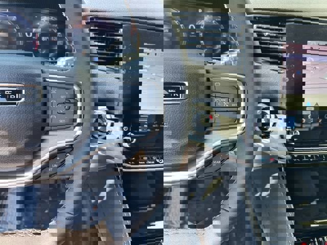 New 2025 Jeep Wagoneer 4WD w/ HD Trailer Tow Package image 13