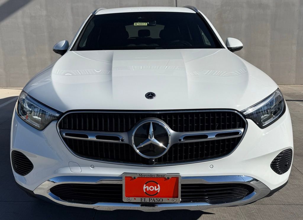 Used 2025 Mercedes-Benz GLC 300 image 2