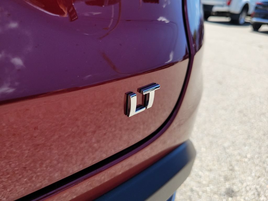 Used 2025 Chevrolet Trax LT FWD image 8