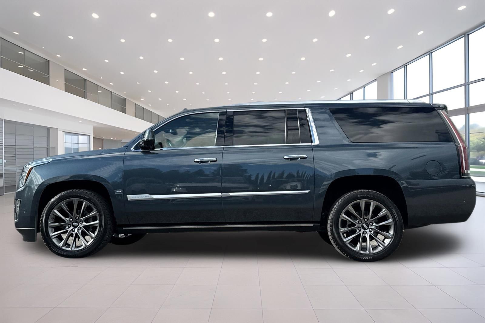 Used 2019 Cadillac Escalade ESV Platinum image 7